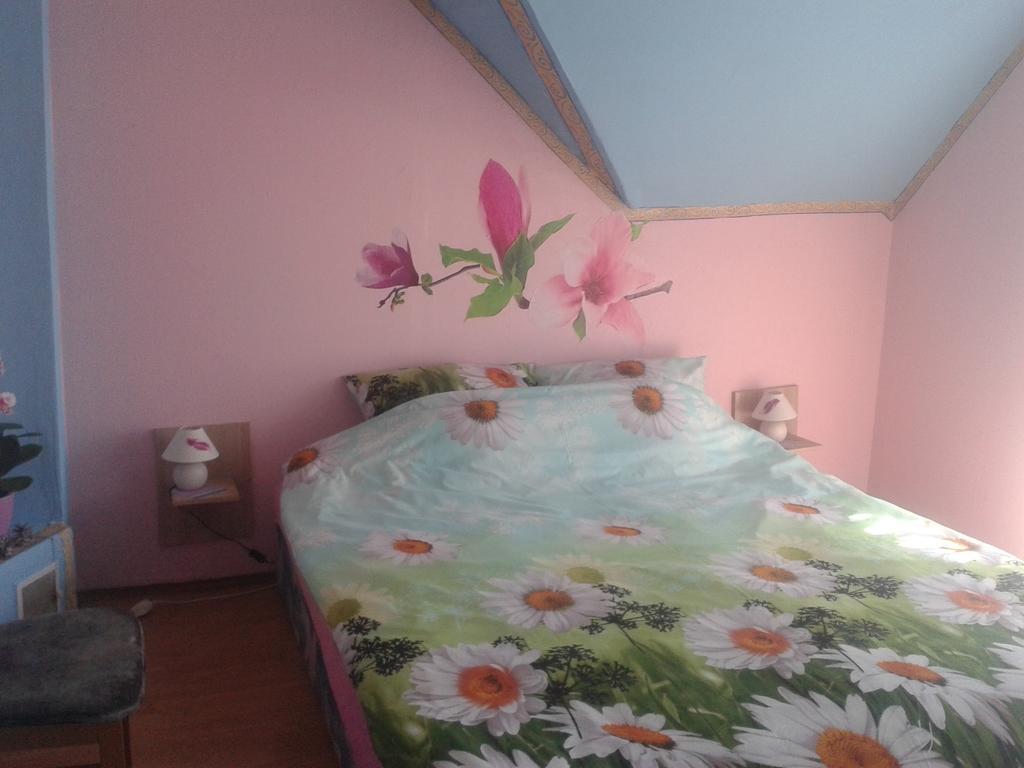 Dom Pod Roza Apartment Лесна Стая снимка